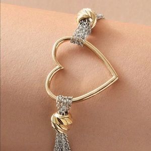 3/$30 NEW DELICATE GOLDEN HEART SILVER BRACELET